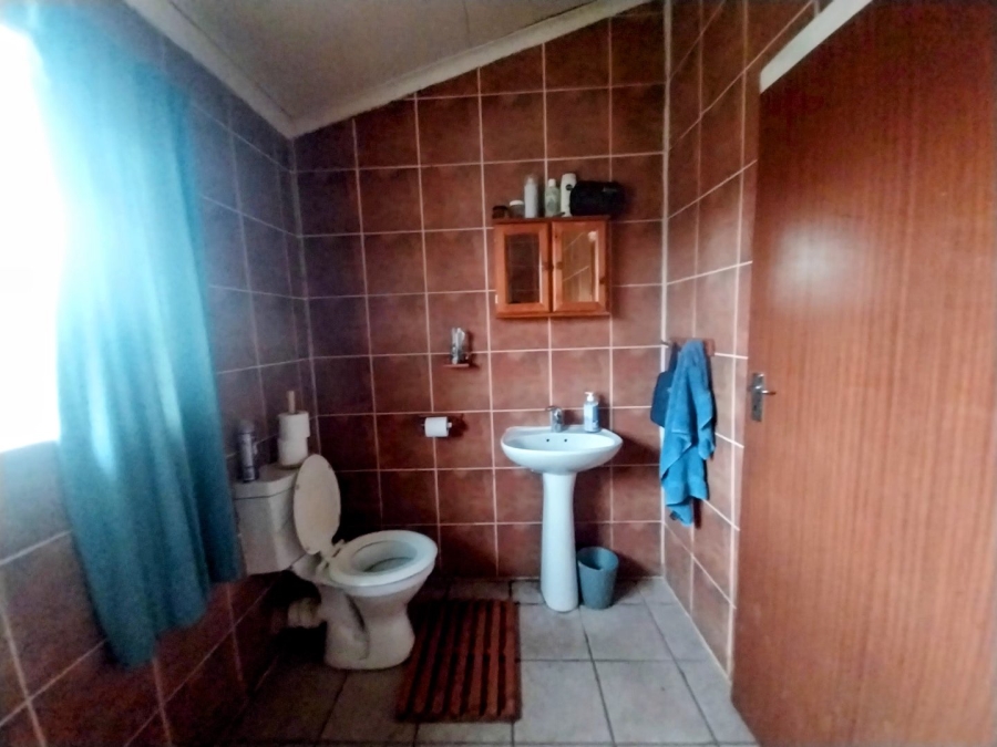 8 Bedroom Property for Sale in Roodewal Free State